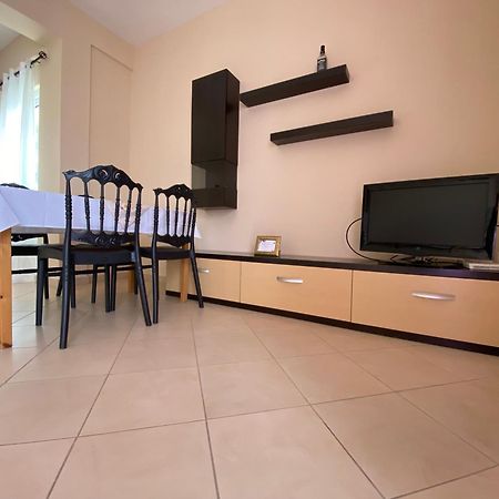 L.T. Apartment 5Th Street Saranda Kültér fotó